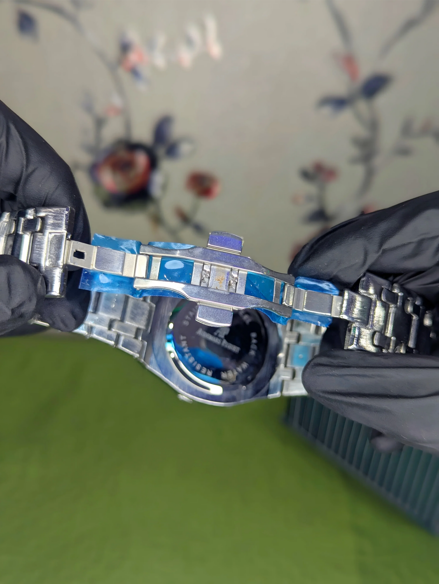 Men Business Watch