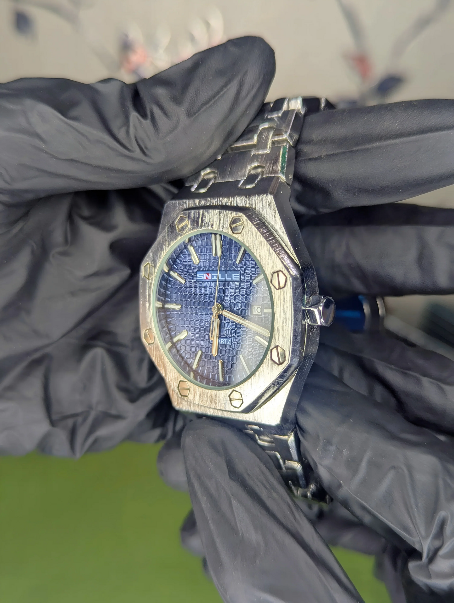 Men Business Watch